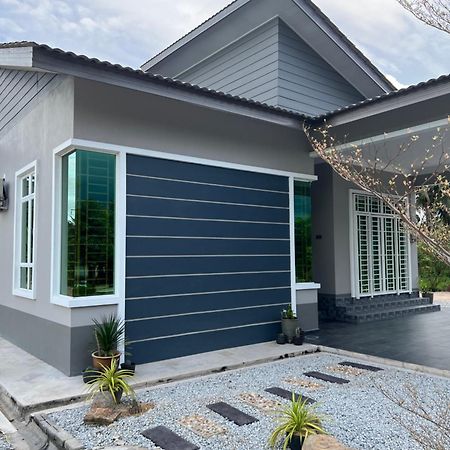 Majestic Homestay - Pasir Puteh Luaran gambar